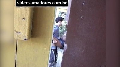 Voyeur na-ese ihe nkiri di na nwunye na-eto eto na-akpa ọchị ruo mgbe ọ chọpụtara vidiyo vidiyo